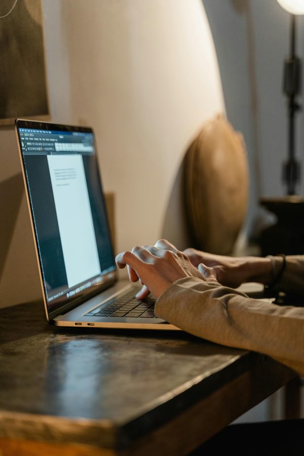 Descubre cómo usar ia gratuita para facilitar tus tareas